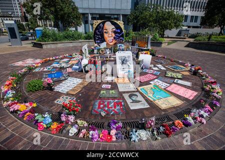 Louisville, Kentucky, Stati Uniti. 24 Agosto 2020. Vista generale del Breonna Taylor Memorial al Jefferson Square Park durante il terzo giorno di BreonnaCon 24 agosto 2020 a Louisville, Kentucky, dopo la morte di Breonna Taylor. ( Credit: Chris Tuite/Image Space/Media Punch)/Alamy Live News Foto Stock