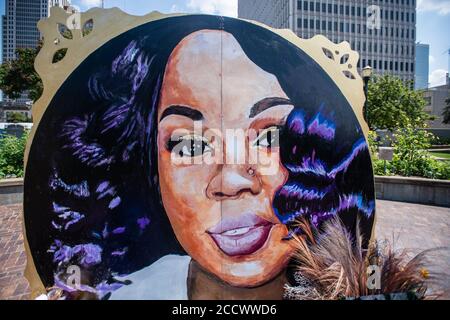 Louisville, Kentucky, Stati Uniti. 24 Agosto 2020. Vista generale del Breonna Taylor Memorial al Jefferson Square Park durante il terzo giorno di BreonnaCon 24 agosto 2020 a Louisville, Kentucky, dopo la morte di Breonna Taylor. ( Credit: Chris Tuite/Image Space/Media Punch)/Alamy Live News Foto Stock