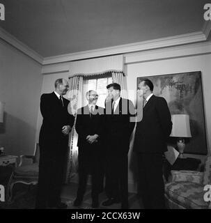 JFK e Frondizi al Carlyle Hotel, New York City 02. Foto Stock