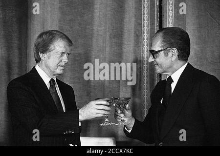 Jimmy carter incontra Mohammad Reza Pahlavi per cena nel 1978. Foto Stock