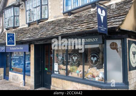 Burford Oxfordshire UK- 19 Luglio 2020 : Negozio di formaggio di Cotswold artigianale Foto Stock