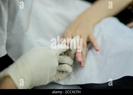 trattamento mani in salone, spa Foto Stock