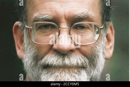 Dr.Harold Frederick Shipman (Londra, 14 gennaio 1946 – Londra, 13 gennaio 2004) è stato un . Il 31 gennaio 2000 una giuria ha ritenuto Shipman colpevole di quindici pazienti sotto la sua cura, con il suo numero totale di vittime di circa 250. Shipman è stato condannato all'ergastolo. Si suicidò impiccando il 13 gennaio 2004 un giorno prima del suo 58° compleanno nella sua cella alla prigione di Wakefield, West Yorkshire, Regno Unito. PIC di Ray Bradbury Foto Stock