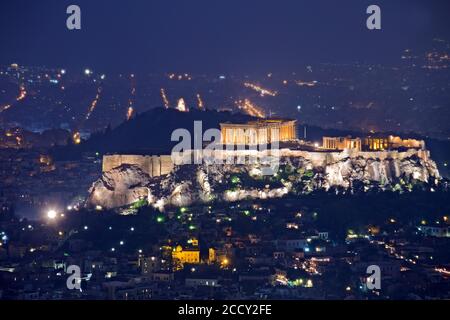 Acropoli in ambiente notturno, vista panoramica, Atene, Grecia Foto Stock