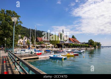 Lungolago di Attersee am Attersee, Salzkammergut, Austria superiore Foto Stock