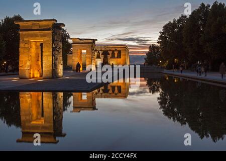 Tempio di Debod al tramonto, Madrid, Spagna Foto Stock