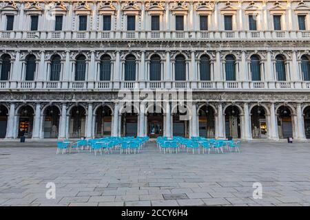 Chiuso Cafe Florian a Piazza San Marco a causa della pandemia di Corona, Venezia, Veneto, Italia Foto Stock