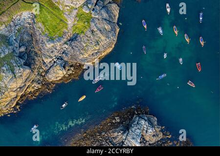 Porth Diana, Baia di Trearddur in tarda serata luce situata sulla costa occidentale di Santa Isola, sull'Isola di Anglesey Foto Stock