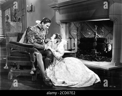 ERROL FLYNN e BETTE DAVIS nella VITA PRIVATA DI ELIZABETH E ESSEX 1939 regista MICHAEL CURTIZ dalla rappresentazione teatrale di Maxwell Anderson music Erich Wolfgang Korngold art direction Anton Grot produttore esecutivo Hal B. Wallis Warner Bros Foto Stock