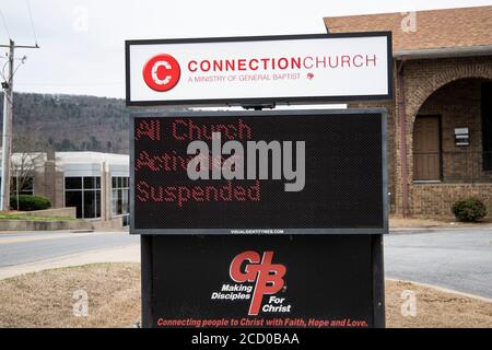 Heber Springs, Arkansas. Le aziende vicine includono un cinema, una banca e una chiesa a causa della pandemia del coronavirus. 20 marzo 2020. @ Veronica Bruno / Alamy Foto Stock