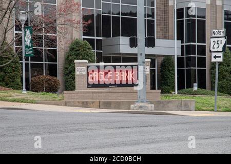 Heber Springs, Arkansas. Le aziende vicine includono un cinema, una banca e una chiesa a causa della pandemia del coronavirus. 20 marzo 2020. @ Veronica Bruno / Alamy Foto Stock