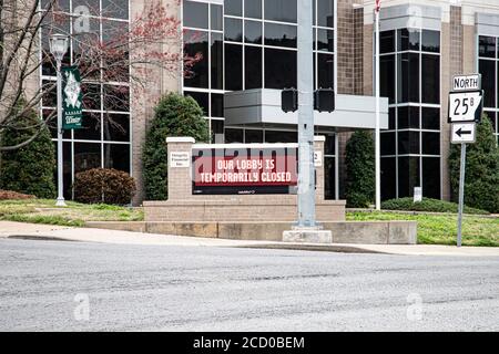 Heber Springs, Arkansas. Le aziende vicine includono un cinema, una banca e una chiesa a causa della pandemia del coronavirus. 20 marzo 2020. @ Veronica Bruno / Alamy Foto Stock