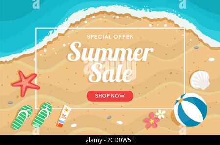 Vendita estate banner con spiaggia e mare, diversi elementi spiaggia. Illustrazione in stile appartamento Foto Stock