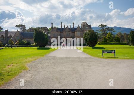 Muckross giardino del castello del Parco Nazionale di Killarney Foto Stock