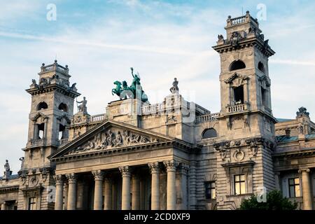 façade del ministero dell'agricoltura a Budapest Foto Stock