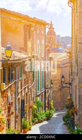 All'aperto Valldemossa, vecchio famoso villaggio mediterraneo di isola di Maiorca Valldemossa, Mallorca, Spagna Foto Stock