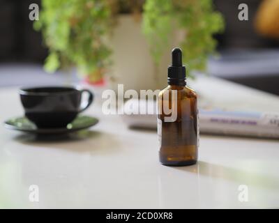 Assunzione di farmaci generici a casa Foto Stock