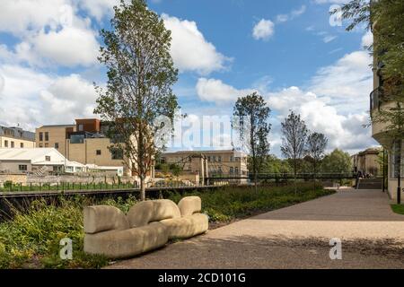 Una delle molte opere d'arte di artisti locali che fanno parte della strategia d'arte a Bath Riverside Development, Bath, Somerset, England, UK Foto Stock