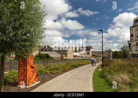 Una delle molte opere d'arte di artisti locali che fanno parte della strategia d'arte a Bath Riverside Development, Bath, Somerset, England, UK Foto Stock