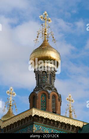 Darmstadt, Germania, marzo 01 2020: Chiesa ortodossa russa a Mathildenhöhe, Darmstadt. Foto Stock