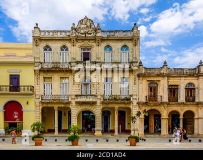 L'Avana, Cuba, luglio 2019, scena urbana a Piazza della Città Vecchia Foto Stock