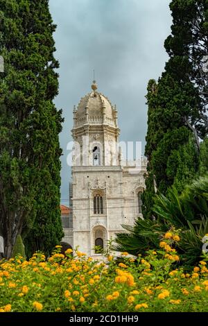 Monastero di Hieronymites situato vicino a riva della parrocchia di Belém, nel comune di Lisbona, Portogallo Foto Stock