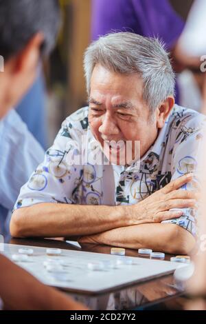 Xiangqi suonato a Singapore Foto Stock