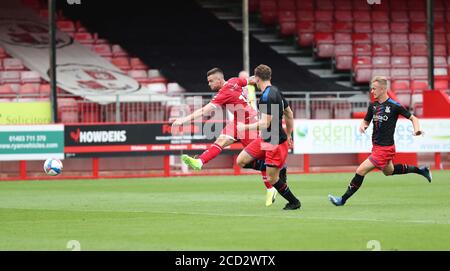 Crawley, Regno Unito. 15 agosto 2020 durante una pre-stagione amichevole tra Crawley Town e Crystal Palace al People’s Pension Stadium. Credit: James Boardman / Alamy Live News Foto Stock