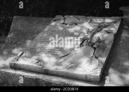 Il memoriale e il cimitero dell'esercito cecoslovacco nel Passo di Dukla - bassorilievo per quanto riguarda i soldati, liberatori Foto Stock