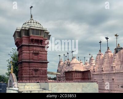 Photography03 Nov 2019 scultura in pietra sabbia su Chandraprabhu Digambar Jain Bavan Jinalay 12 ° secolo Chandrabhu (ottavo Tirrthankara) Foto Stock