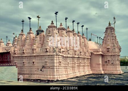 Photography03 Nov 2019 scultura in pietra sabbia su Chandraprabhu Digambar Jain Bavan Jinalay 12 ° secolo Chandrabhu (ottavo Tirrthankara) Foto Stock