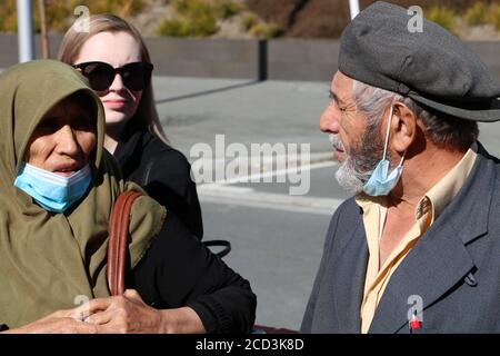 Christchurch, Nuova Zelanda. 26 Agosto 2020. Ahmet Tuyan e sua moglie Fatma(L), hanno viaggiato da Ankara, in Turchia, per vedere la condanna dell'assassinio del figlio Zekeriya. UN'audizione di quattro giorni è in corso per la condanna di Brenton Tarrant, l'uomo che ha ucciso 51 persone a Christchurch Mosques nel marzo 2019. Credit: SOPA Images Limited/Alamy Live News Foto Stock