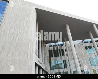Esterno del museo d'arte contemporanea di Budapest. Ludwig muzeum Foto Stock