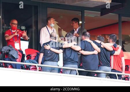 Giovane ELBER r. (Ex giocatore, M) negli stand, e l'annunciatore dello stadio della FCB Stefan LEHMANN Soccer Champions League, Final, Paris St. Germain (PSG) - FC Bayern Monaco (M). 0: 1, il 23 agosto 2020 all'Estadio da Luz di Lisbona/Portogallo. FOTO: Peter Schatz/Pool tramite l'agenzia fotografica SVEN SIMON. Ã‚Â | utilizzo in tutto il mondo Foto Stock