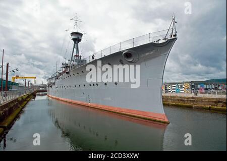 Belfast, Northern Irealnd - 03 agosto 2020: La HMS Caroline, un incrociatore leggero di classe C della Royal Navy che è stato utilizzato nella prima guerra mondiale Foto Stock