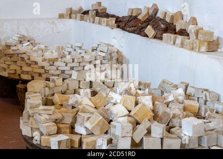 Sapone all'olio d'oliva naturale, produzione tradizionale Foto Stock