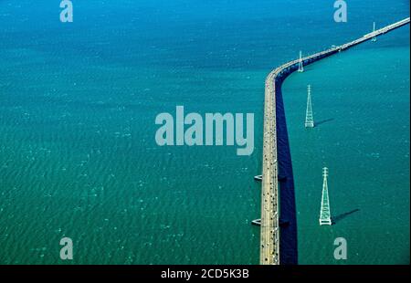 Vista del ponte sulla baia, San Francisco Bay, California, Stati Uniti Foto Stock