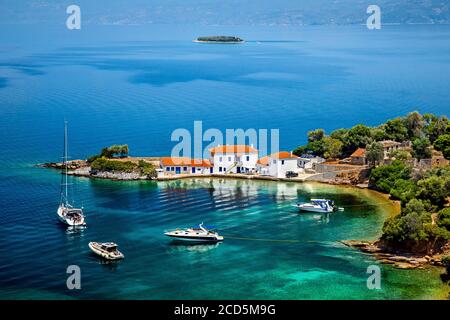 Tzasteni un pittoresco piccolo borgo e splendida baia vicino a Milina città, Pelio meridionale, Magnessia, Tessaglia, Grecia. Foto Stock