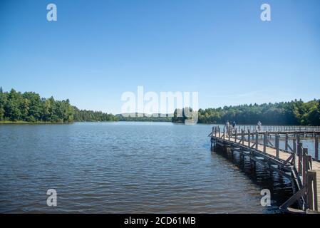 Dintorni di Lac du Settons (lago di Settons) a Morvan, Francia Foto Stock