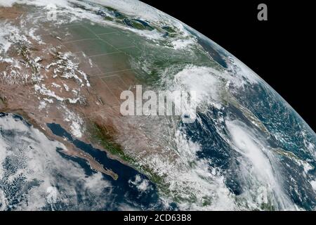 Immagine dell'uragano Laura nel Golfo del Messico dallo spazio che si avvicina al Texas e alla Louisiana il 26 agosto 2020. (STATI UNITI) Foto Stock