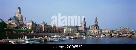 Vista sul centro storico di Dresda e sul fiume Elba, Dresda, Sassonia, Germania Foto Stock