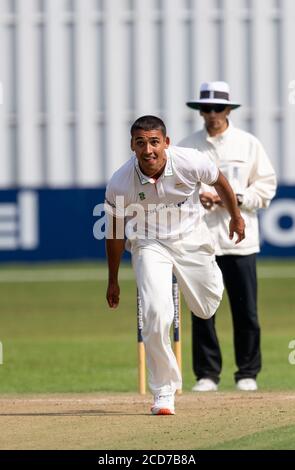 Il bowling ben Mike di Leicestershire contro il Nottinghamshire in un Bob Willis Trofeo match Foto Stock