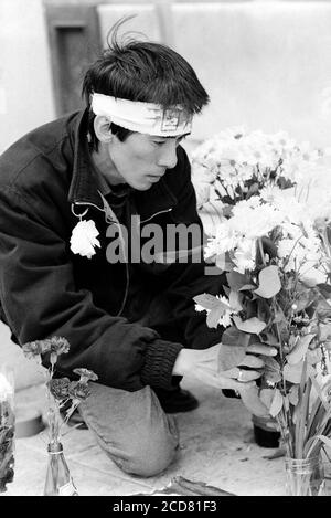 Picket dell'Ambasciata Cinese nell'Upper Regent Street per protestare contro le azioni di Piazza Tianenmen da parte del Governo Cinese. Londra. 24 aprile 1989. Foto: Neil Turner Foto Stock