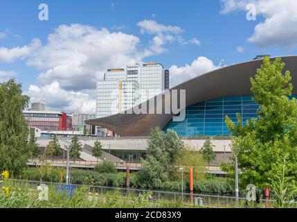 Il centro ricreativo acquatico di Stratford in una giornata di sole. Londra Foto Stock