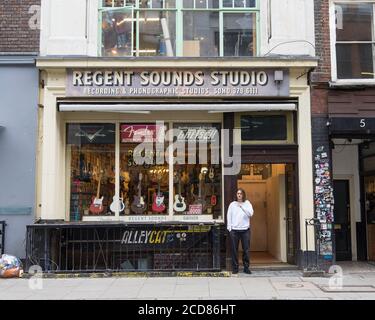 Regent Sounds Studio su Denmark Street. Londra Foto Stock