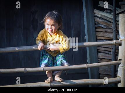 Bellezza paesaggistica, minoranze etniche nella regione montagnosa settentrionale del Vietnam Foto Stock