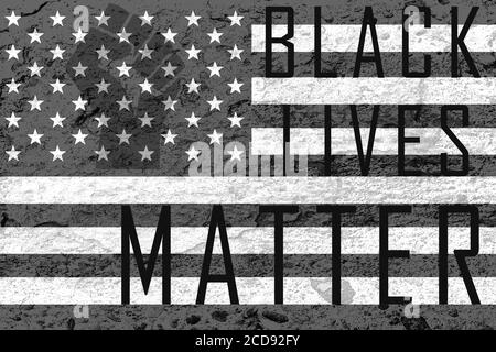 Illustrazione della bandiera degli Stati Uniti in bianco e nero, con il testo Black Lives Matter e il simbolo del pugno sollevato. Concetti Foto Stock