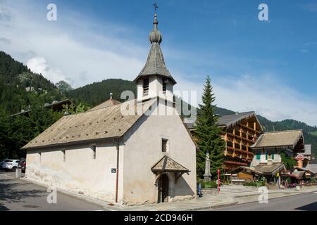 Francia, alta Savoia, Chablais, Val d'Abondance, Portes du Soleil, Cappella di Abondance, nel centro del villaggio la cappella Notre Dame de la compassion Foto Stock