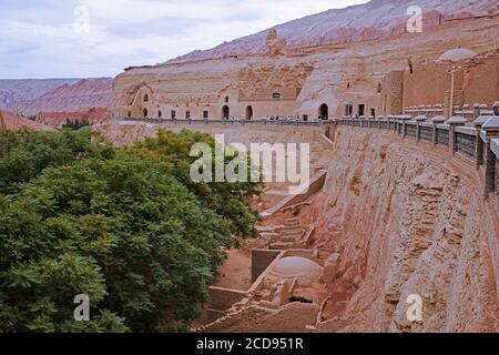 Bezeklik Thousand Buddha Caves, complesso di grotte buddhiste nella Valle Mutou tra le città Turpan e Shanshan, Xinjiang, Cina Foto Stock