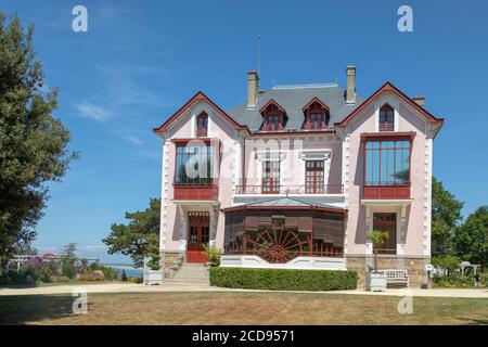 Francia, Manica, Penisola del Cotentin, Granville, Museo Christian Dior, giardino e villa Les Rhumbs Foto Stock